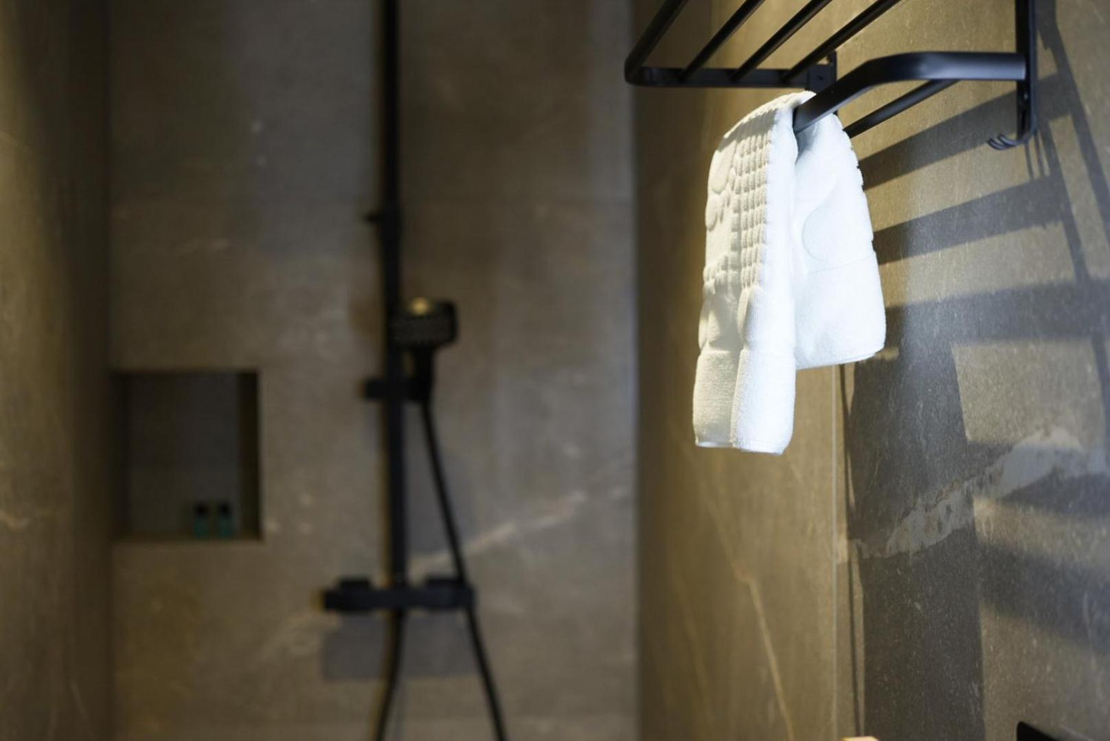 Min Su Bed & Breakfast Waremme Bagian luar foto
